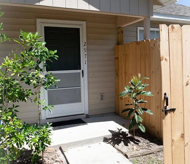 2971 SW 40th Ave — Photo 4