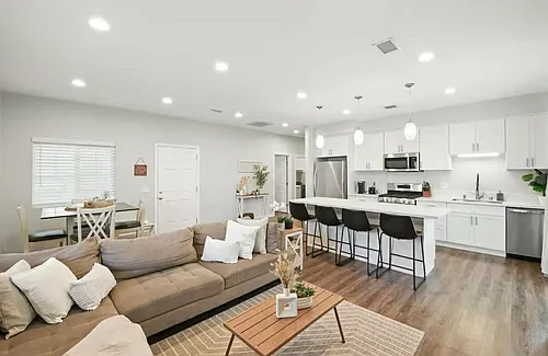 5173 Barstow St Photo 1