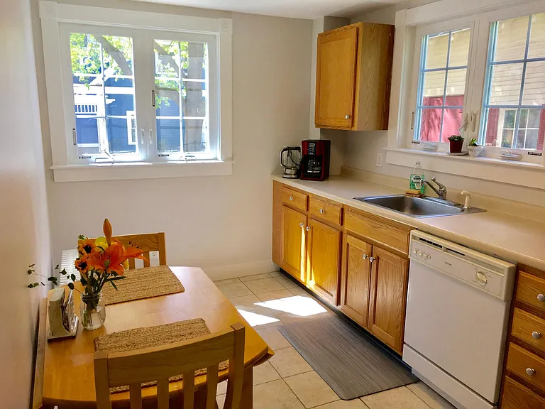 29 Hough St — Photo 11