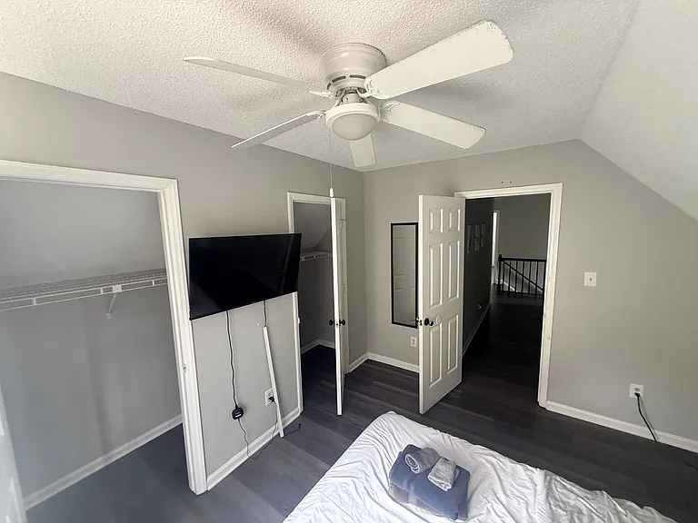 9501 Pondside Ln — Photo 20