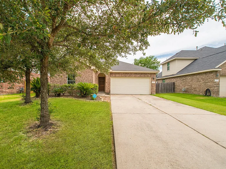 25531 Forest Springs Lake — Photo 2