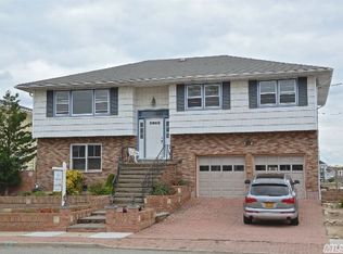 217 Kingston Blvd, Island Park, NY 11558