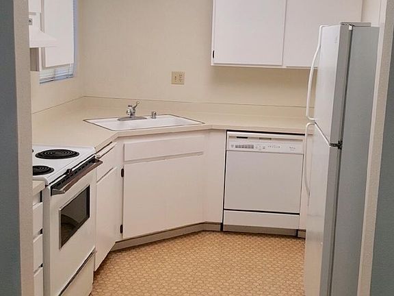 4th image of 1790 Braddock Ct