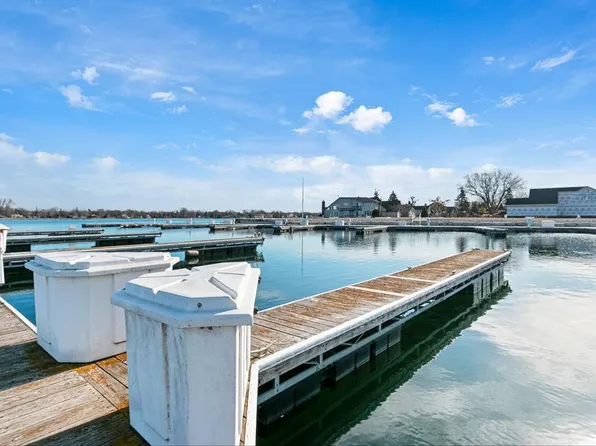 641 E Walnut Pl, Sturgeon Bay, WI 54235