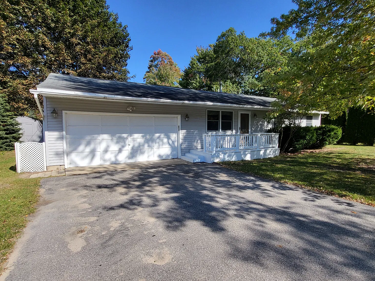 1945 Pine Dr — Photo 3