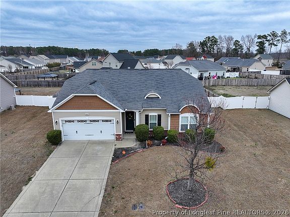 3rd image of 601 Collinwood Dr