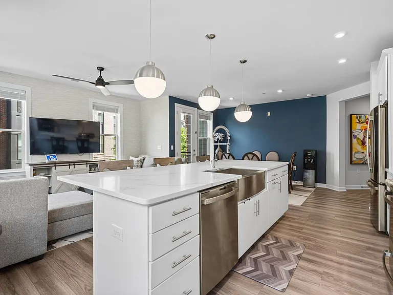 3925 Fair Ridge Dr #201 — Photo 6