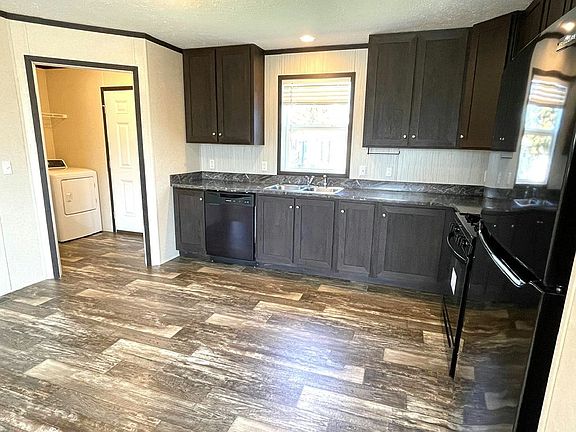 3rd image of 117 Chillon Dr