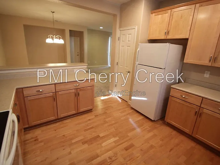 6385 S Xanadu Way — Photo 15