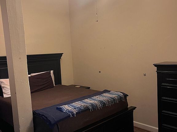 2nd image of 333 Julia St #1