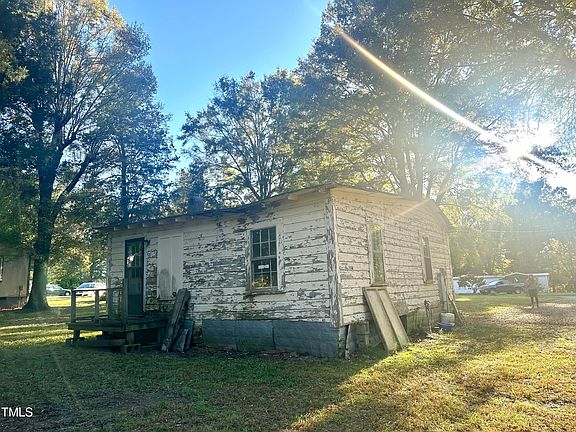 5th image of 2303 Pinecroft Dr