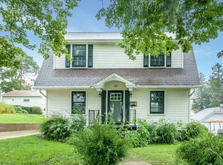 313 N Garnavillo St, Anamosa, IA 52205