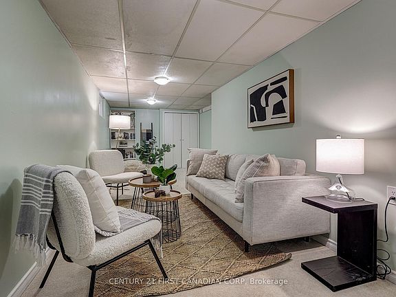 4th image of 33 Beattie Ave