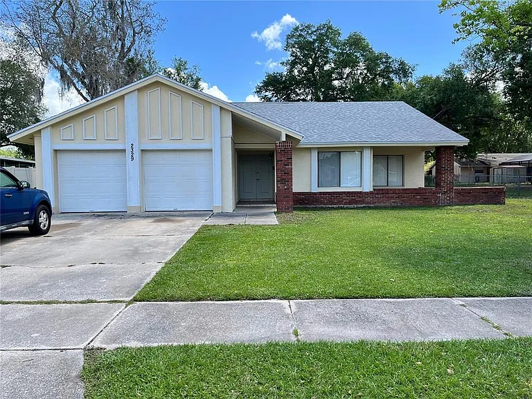 2329 Pine Tree Ct — Photo 1