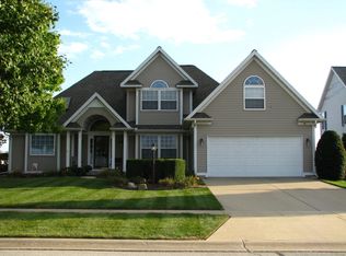 905 Pheasant Run Rd, Tuscola, IL 61953