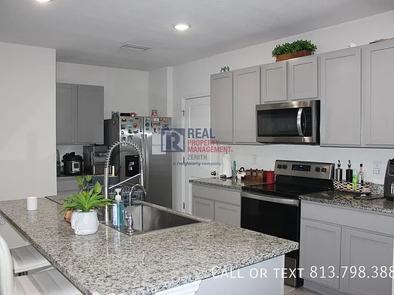 3199 Suncoast Plains Dr — Photo 11