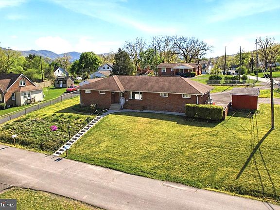 3rd image of 12043 Iris Ave