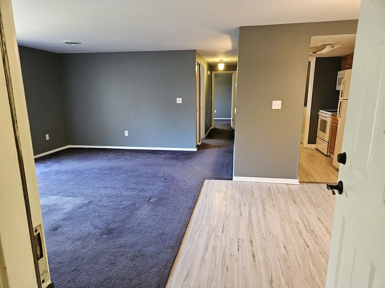 2 bed, 924 sqft, $1,400 — Photo 2