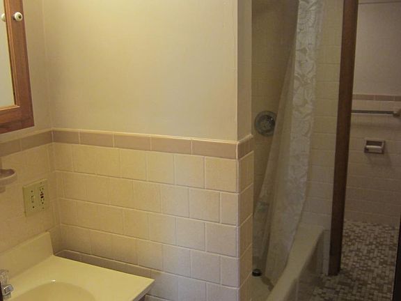 2nd Bathroom