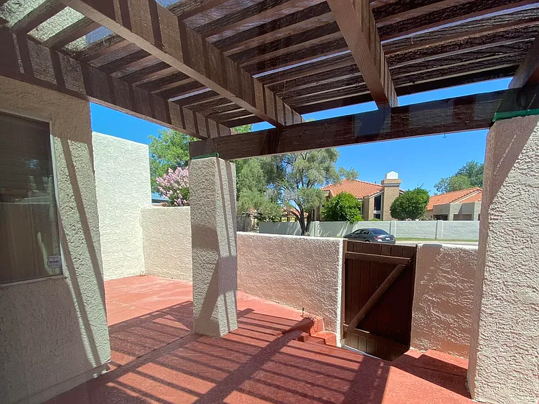 4014 E Cortez St — Photo 38