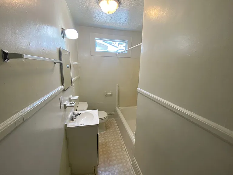 906 Lancaster St #A — Photo 7