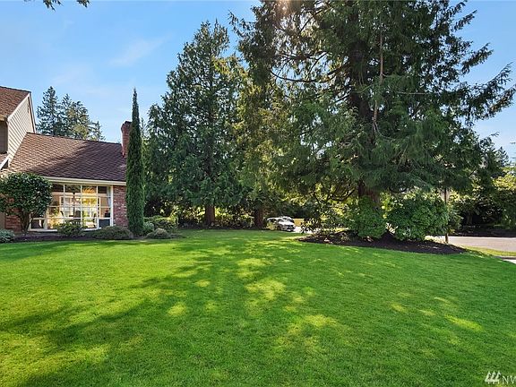 2nd image of 20425 NE 37th Way