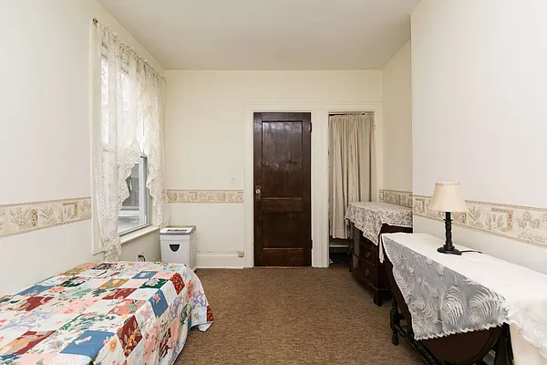 Sold by REMAX Elite | media 27