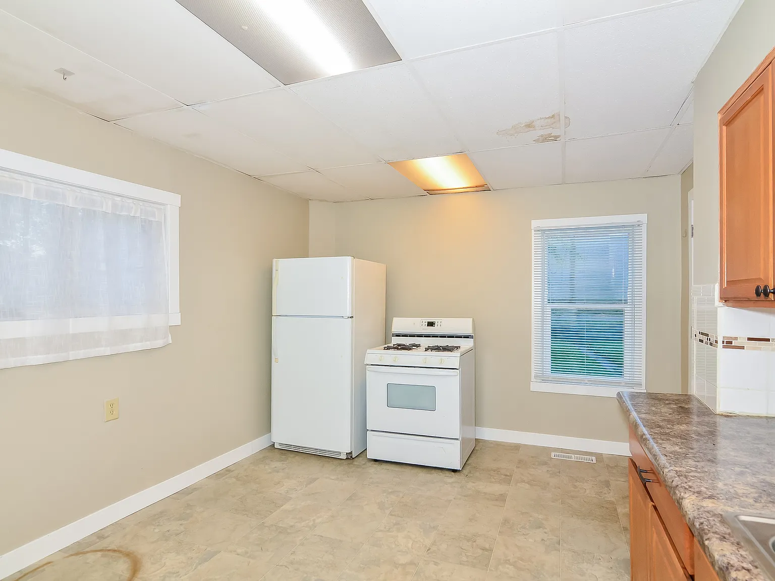 454 Sherburne Avenue - 1 — Photo 3