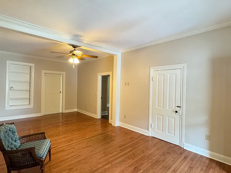312 Lynn Ave — Photo 2
