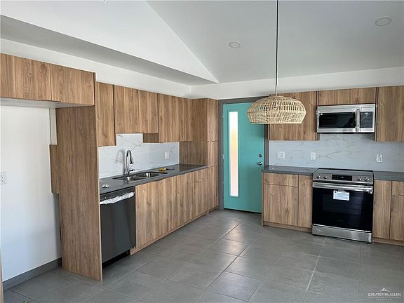 3rd image of 3409 N L St #2