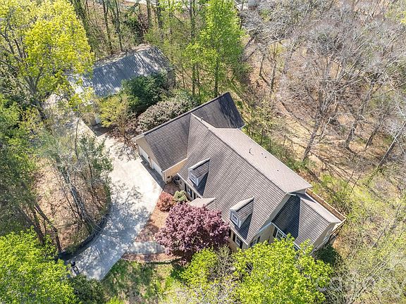 5th image of 464 Laurel Cove Rd