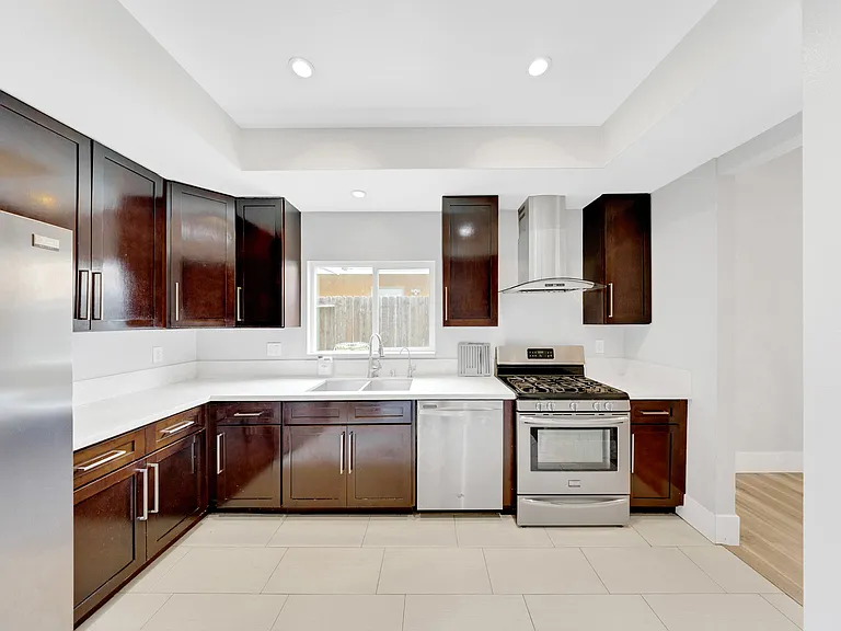 15937 La Ronda Cir — Photo 17