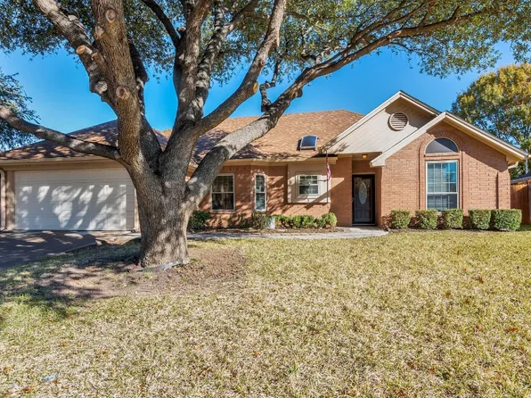 7728 Western Oaks Dr, North Richland Hills, TX 76182