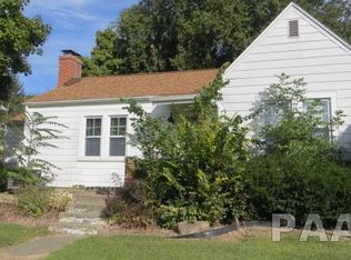 300 W Woodford St, Washburn, IL
