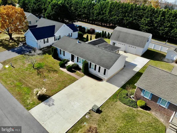 111 Loganberry Ln, Rehoboth Beach, DE 19971