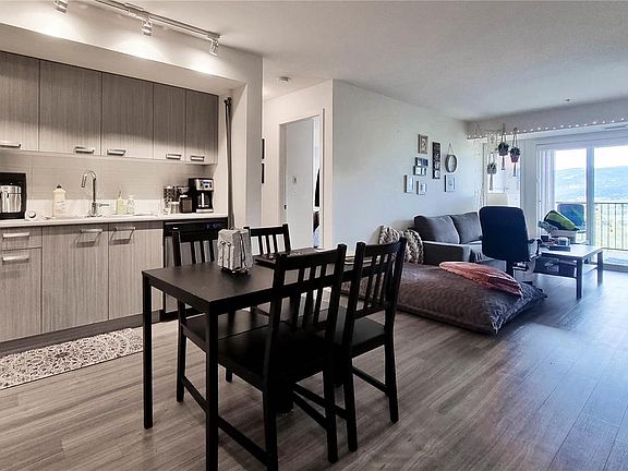 4th image of 775 Academy Way #111