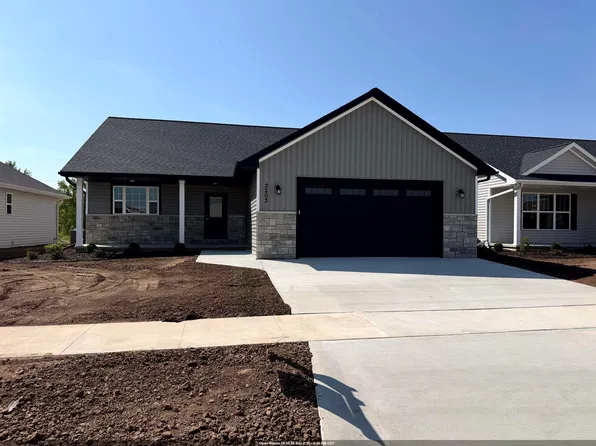 2203 E Golden Gate Dr, Appleton, WI 54913