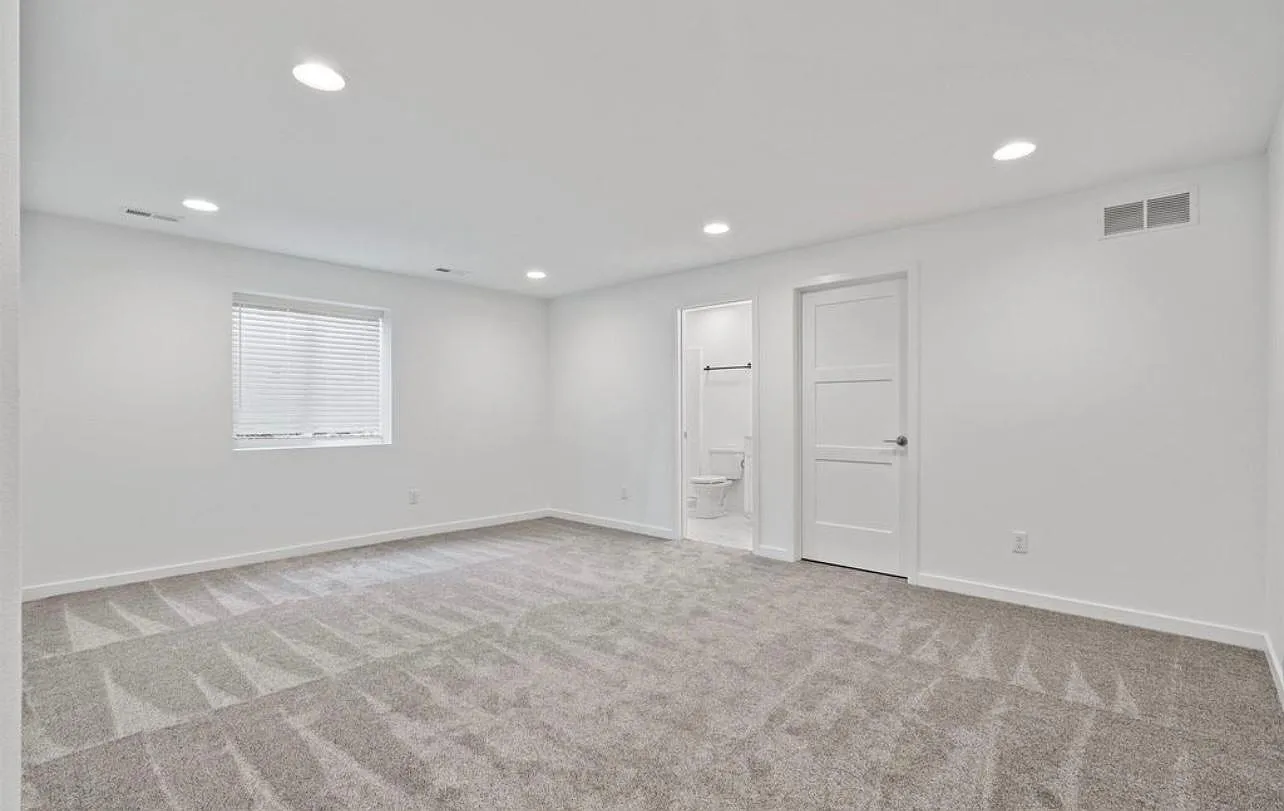 1018 Fletcher Ave — Photo 4