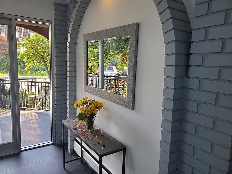 274 W 2nd St #207 — Photo 9