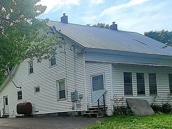 42 School Street, Medway, ME 04460