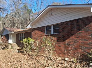 733 Chateau Dr SE, Silver Creek, GA 30173