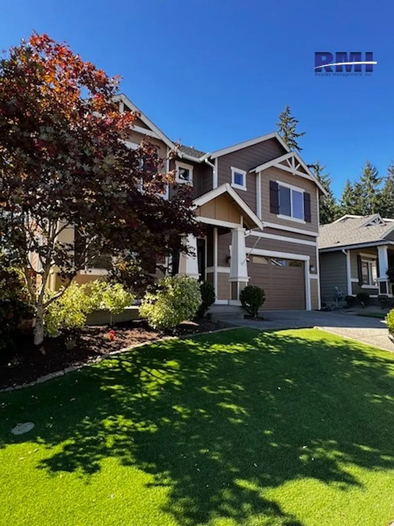N Gig Harbor home in "The Ridge" — Photo 1