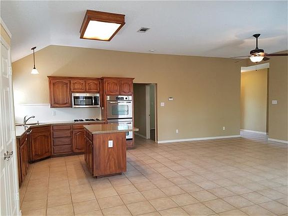2nd image of 3102 Cactus Dr
