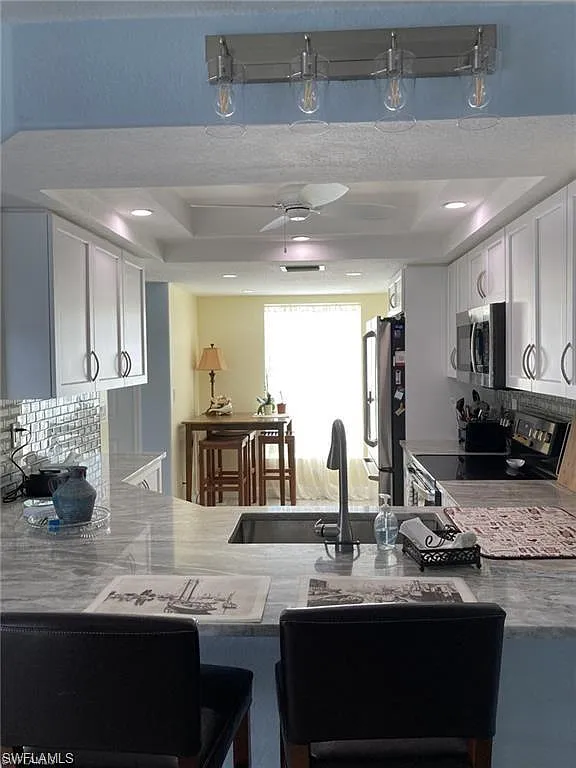2 bed, 2.0 bath, 983 sqft, $4,000 — Photo 1