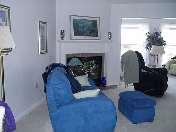 FAMILY ROOM WITH FIREPLACE