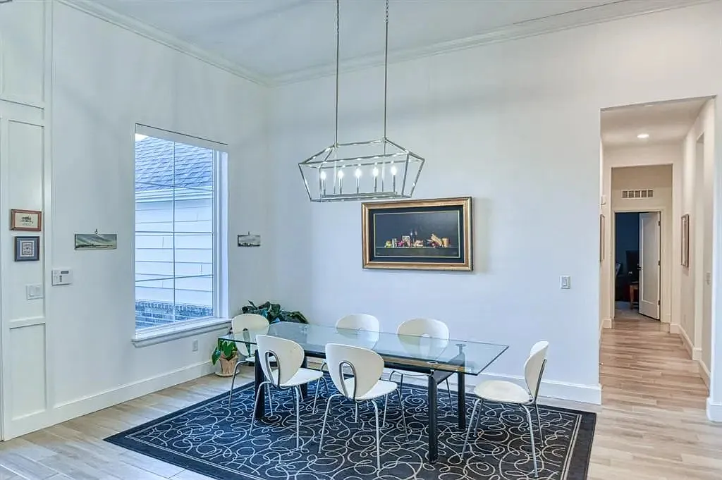 3 bed, 2789 sqft, $2,900 — Photo 3
