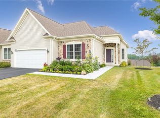 1085 Chapelhill Dr, Victor, NY 14564