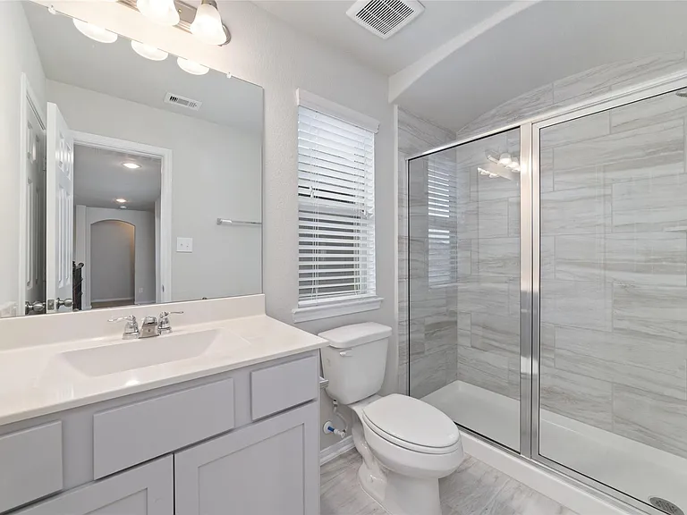 18511 Grand Spanish Oak Ct — Photo 28
