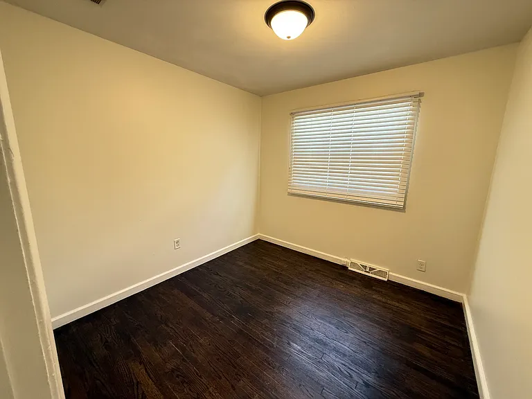 4653 Raymond Ave — Photo 10
