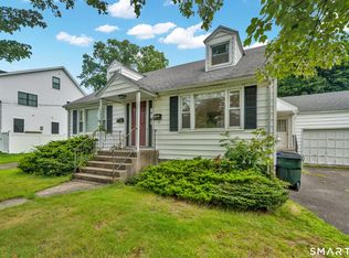 216 Country Rd, Fairfield, CT 06824